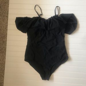 🔥🔥3/$20!! Black off the shoulder swimsuit